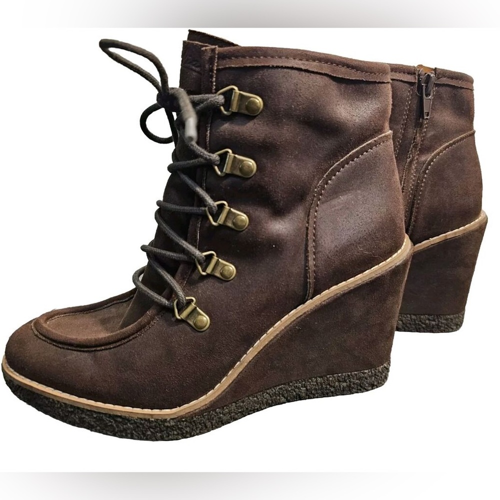 NWOT ZODIAC Indy Wedge Lace up Platform Ankle Boots
